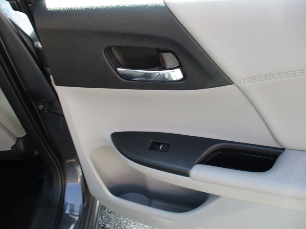 2013 Honda Accord Image 22