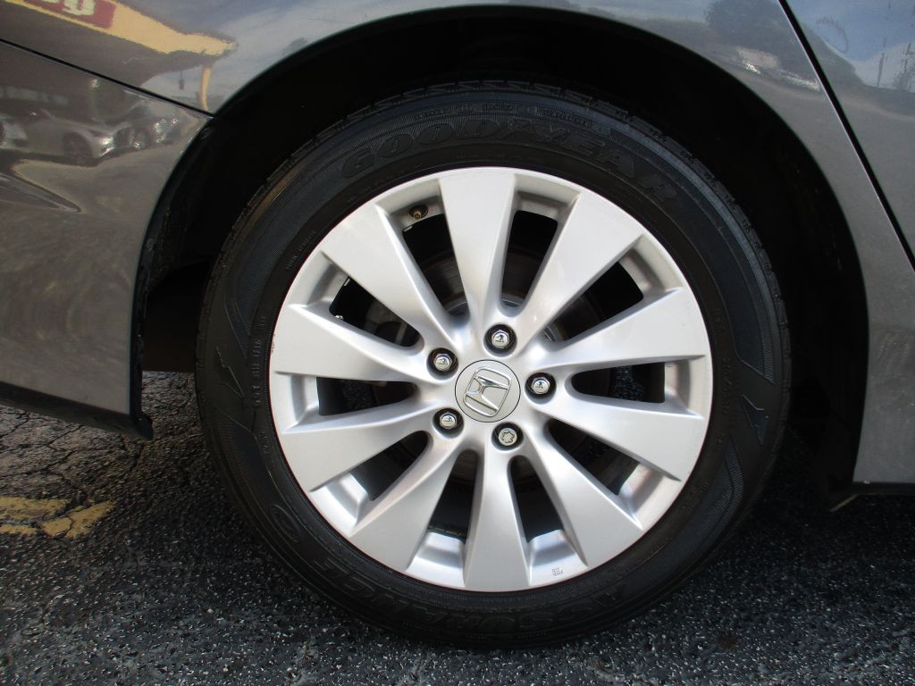 2013 Honda Accord Image 25