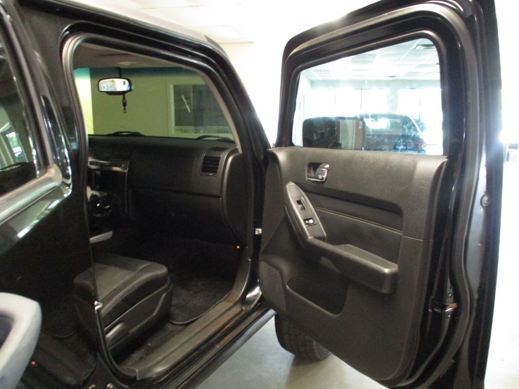2007 HUMMER H3 Image 9