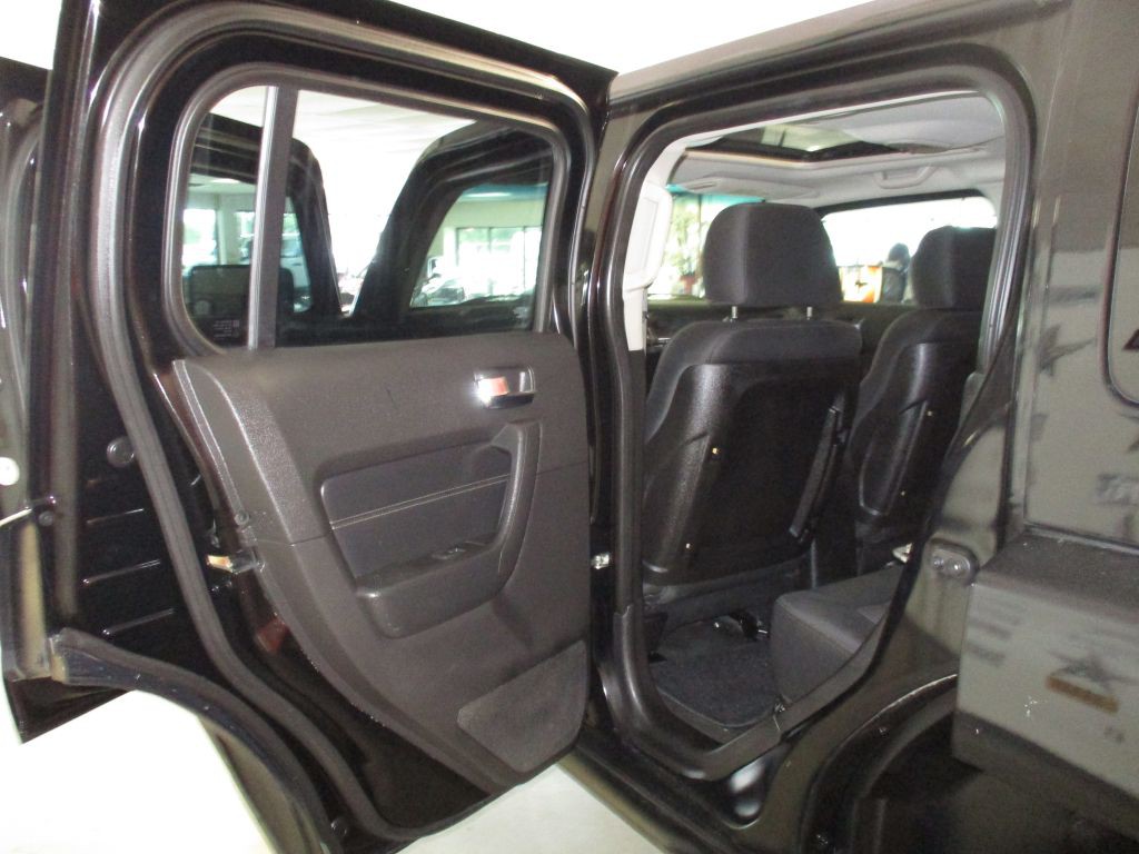 2007 HUMMER H3 Image 10