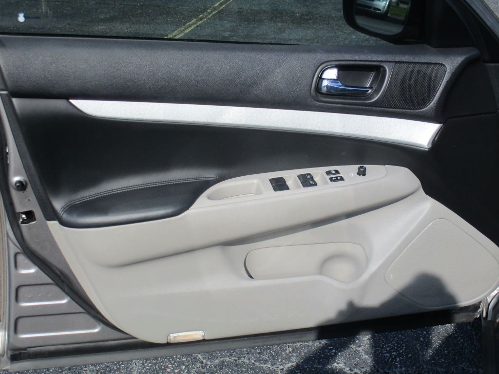 2009 INFINITI G37 Image 15