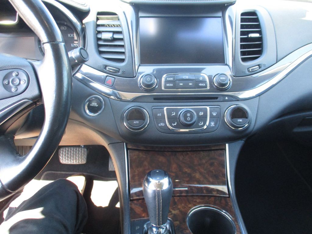 2015 Chevrolet Impala Image 12