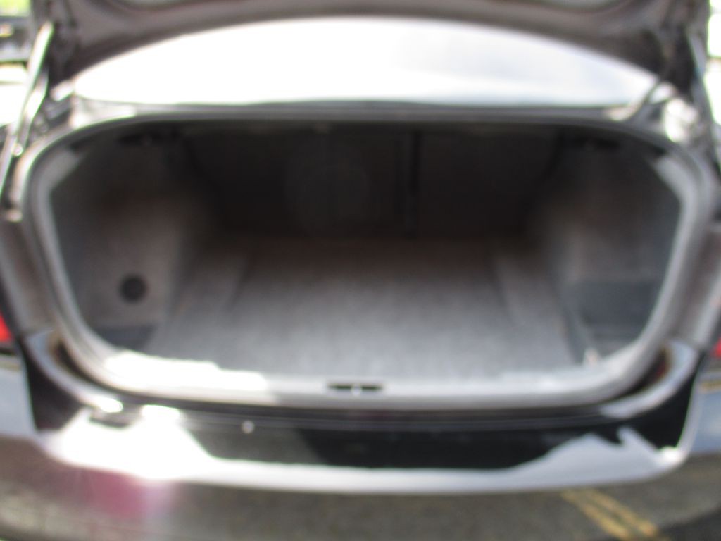 2011 BMW 3 Series Image 27