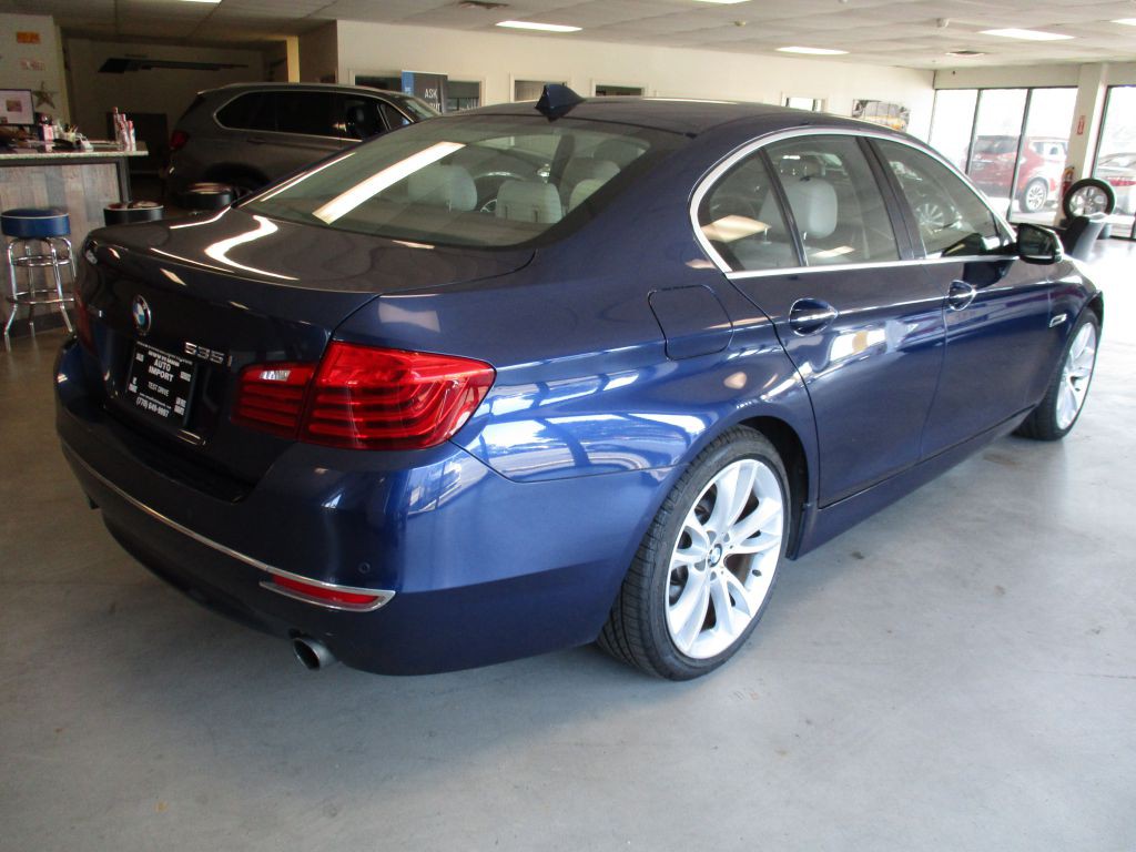 2016 BMW 5 Series Image 8