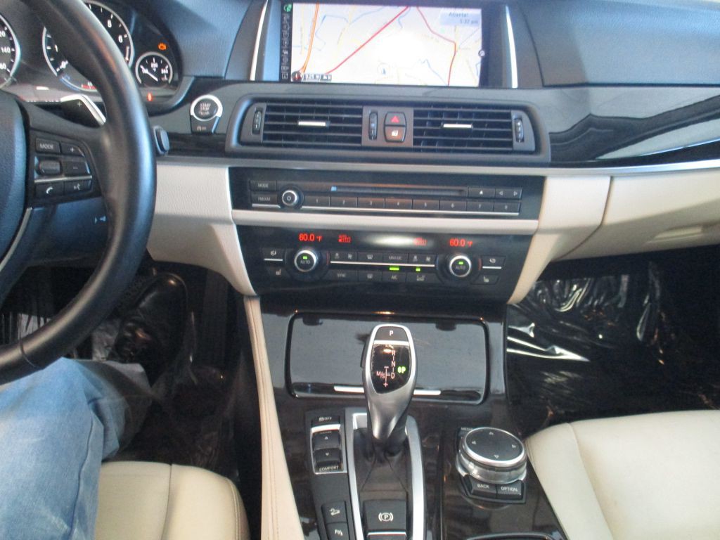 2016 BMW 5 Series Image 13