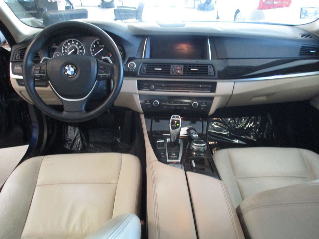 2016 BMW 5 Series Image 15
