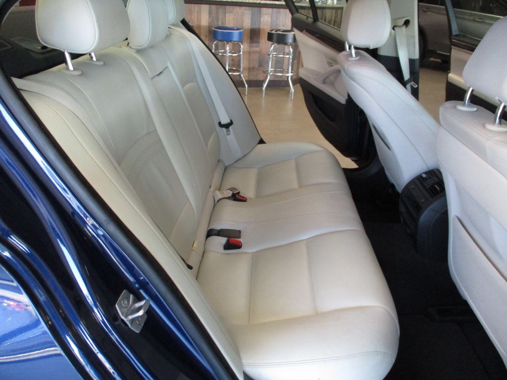 2016 BMW 5 Series Image 18