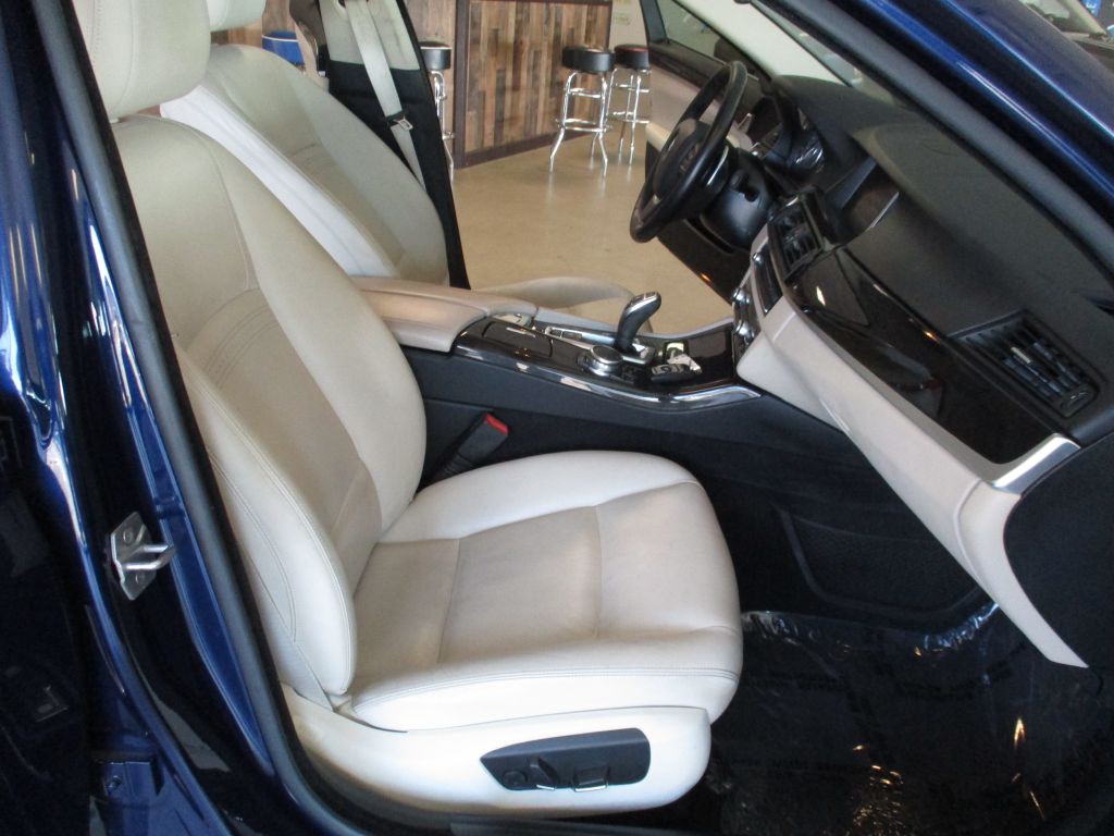 2016 BMW 5 Series Image 19