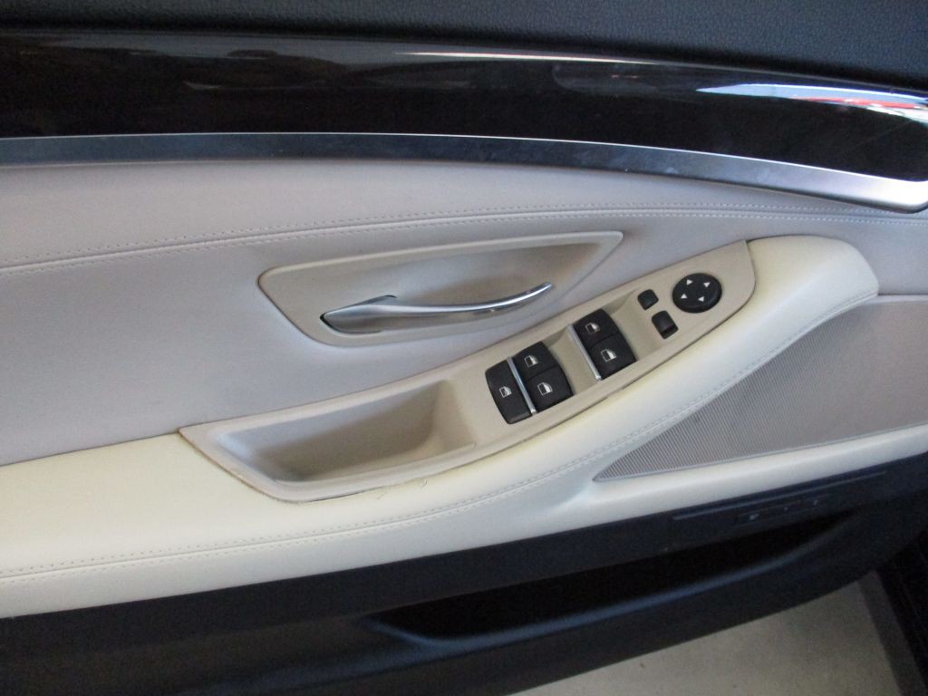 2016 BMW 5 Series Image 20