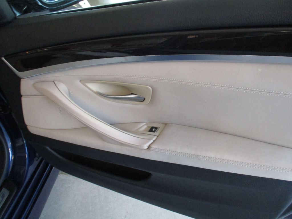 2016 BMW 5 Series Image 23