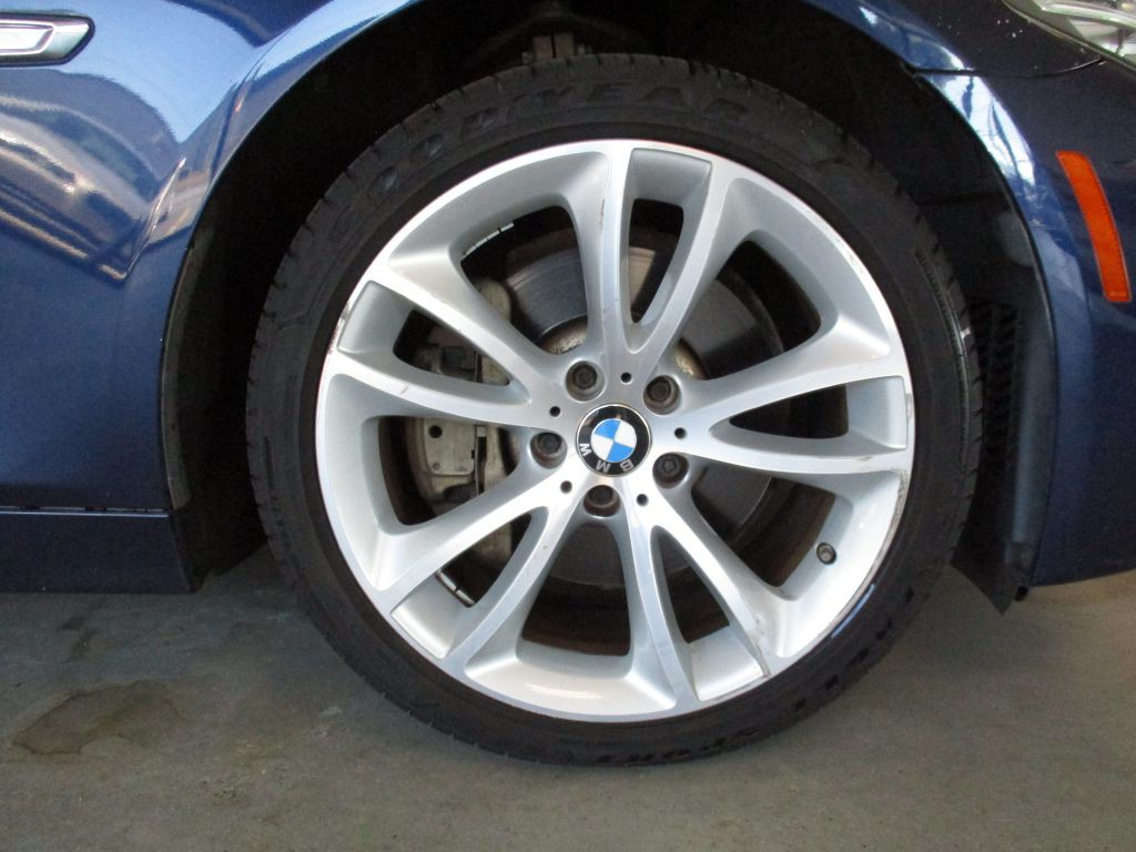 2016 BMW 5 Series Image 24