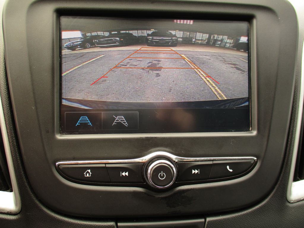 2017 Chevrolet Malibu Image 13