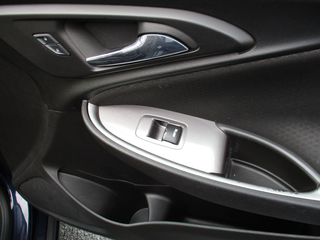 2017 Chevrolet Malibu Image 21