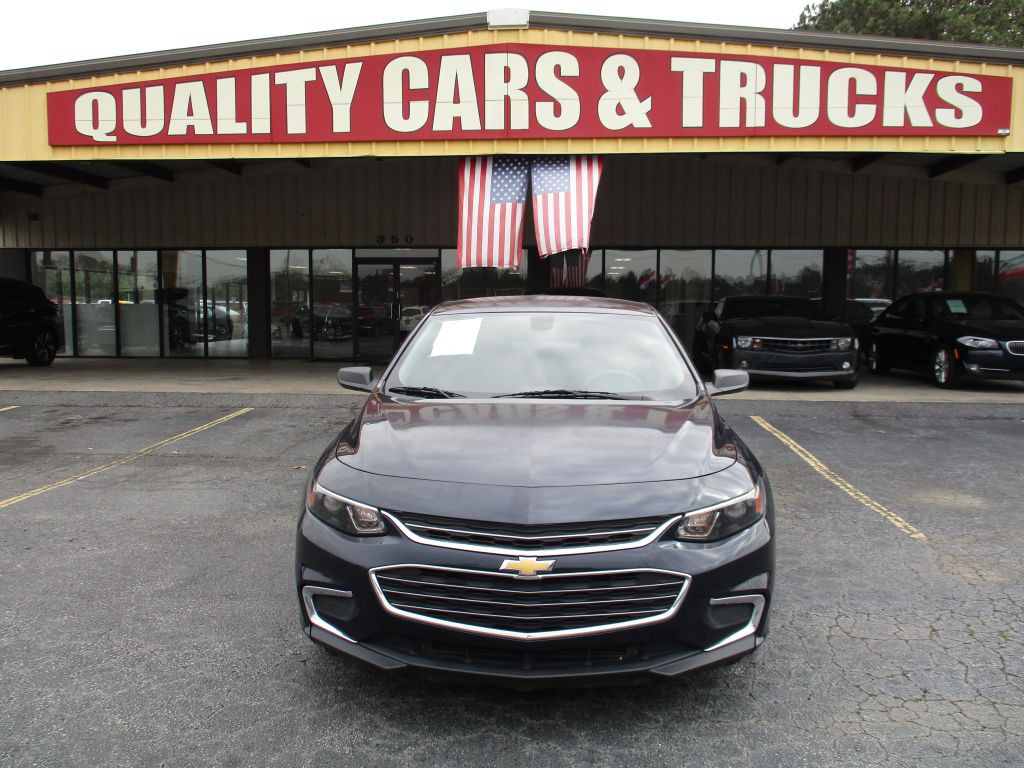 2017 Chevrolet Malibu Image 2
