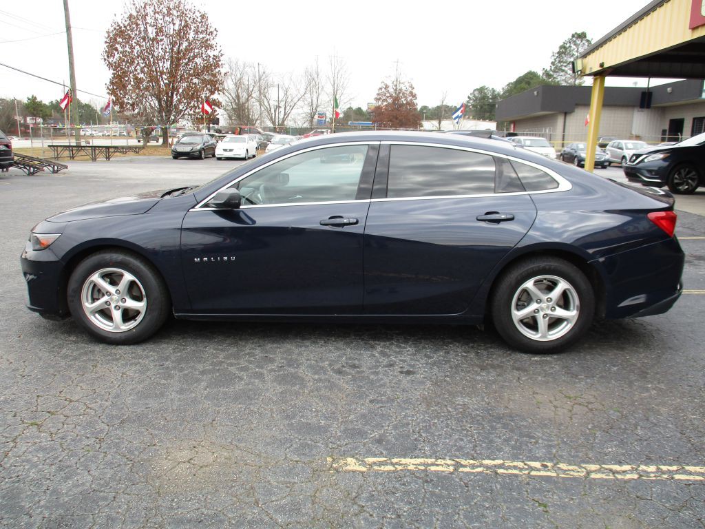 2017 Chevrolet Malibu Image 3