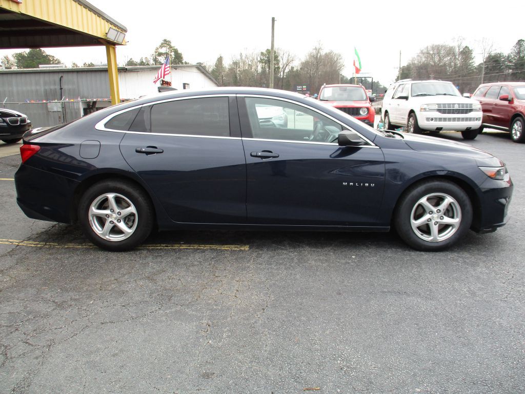 2017 Chevrolet Malibu Image 4