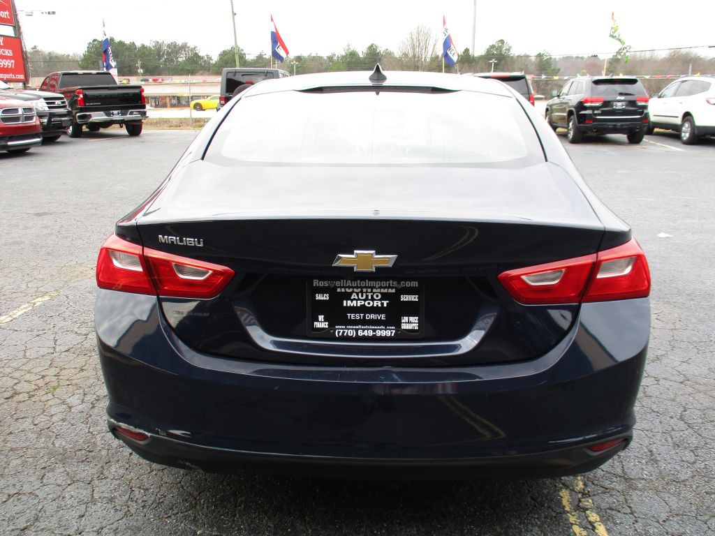 2017 Chevrolet Malibu Image 5