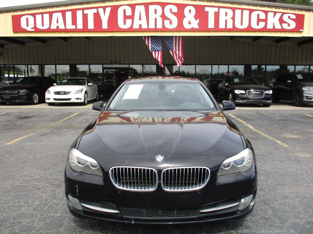 2011 BMW 5 Series Image 2