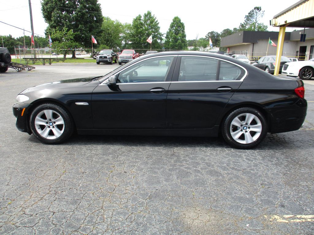 2011 BMW 5 Series Image 3