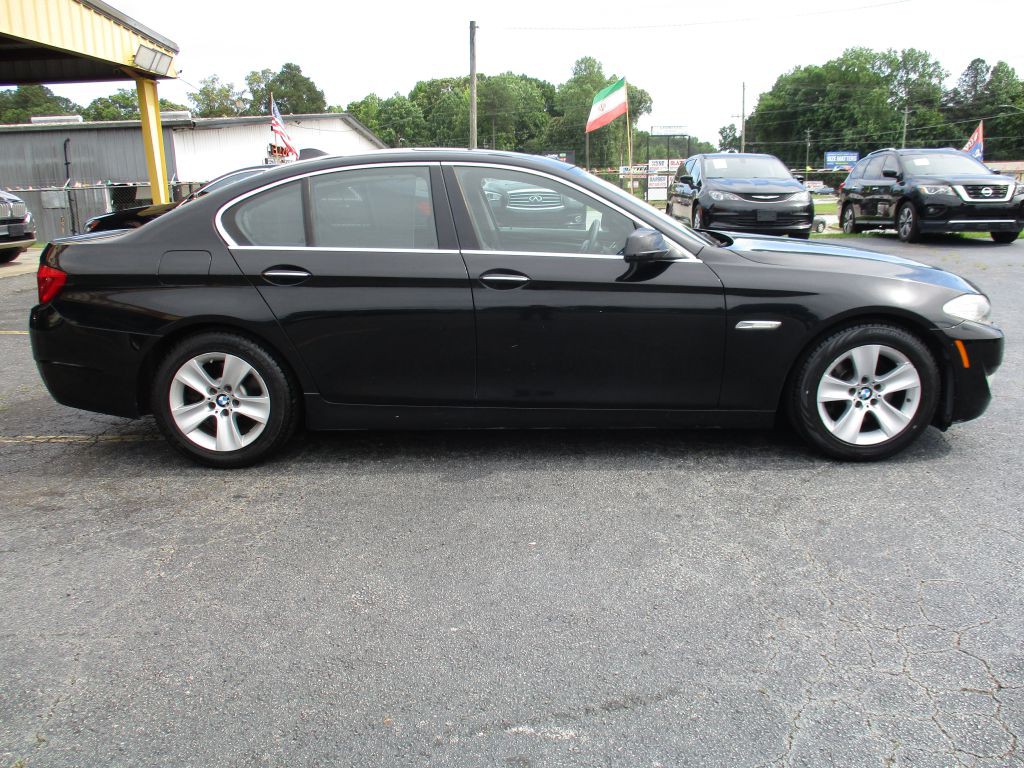 2011 BMW 5 Series Image 4