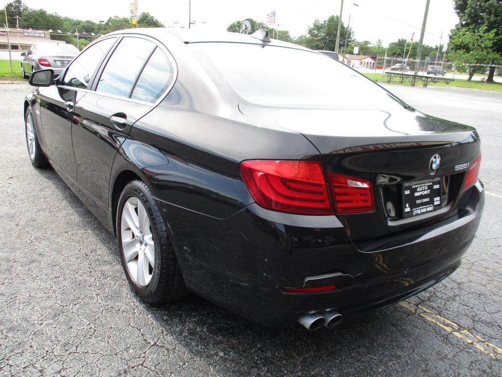 2011 BMW 5 Series Image 6