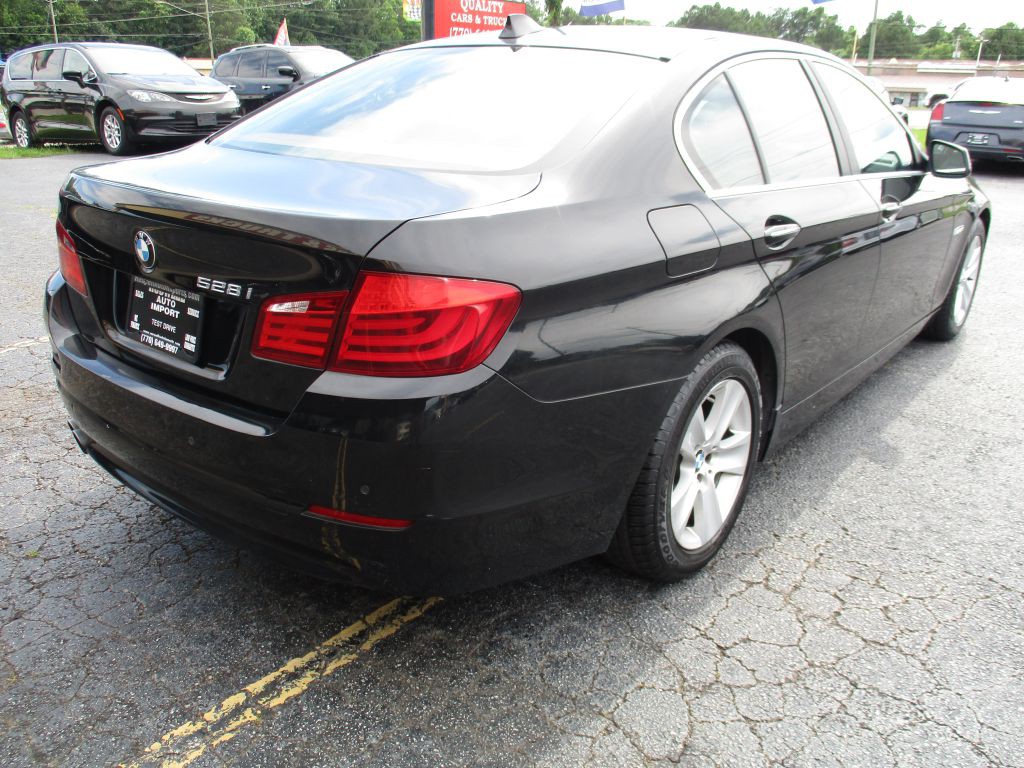 2011 BMW 5 Series Image 7