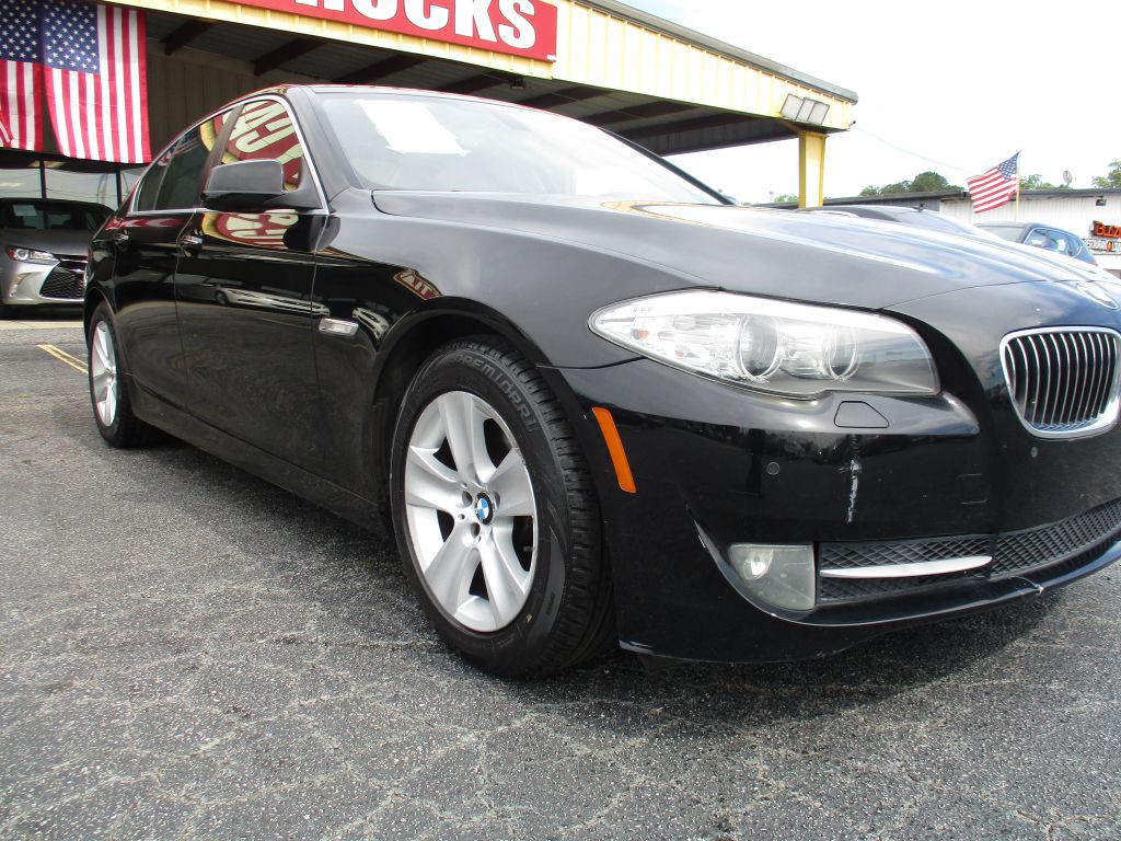 2011 BMW 5 Series Image 10