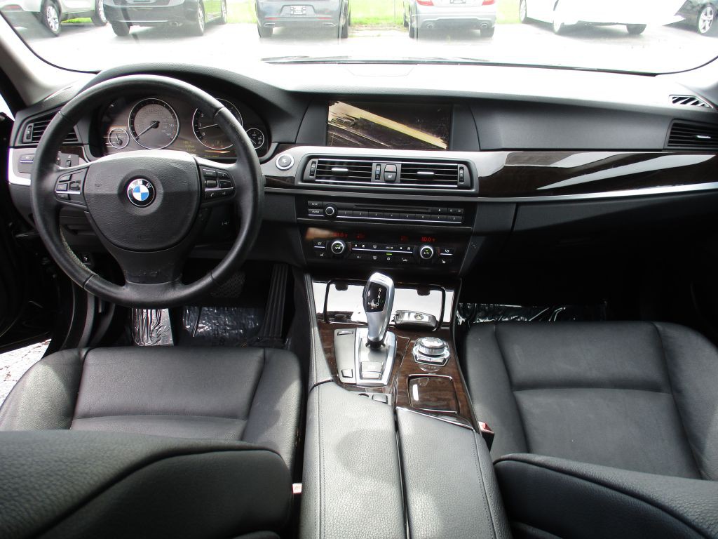 2011 BMW 5 Series Image 13