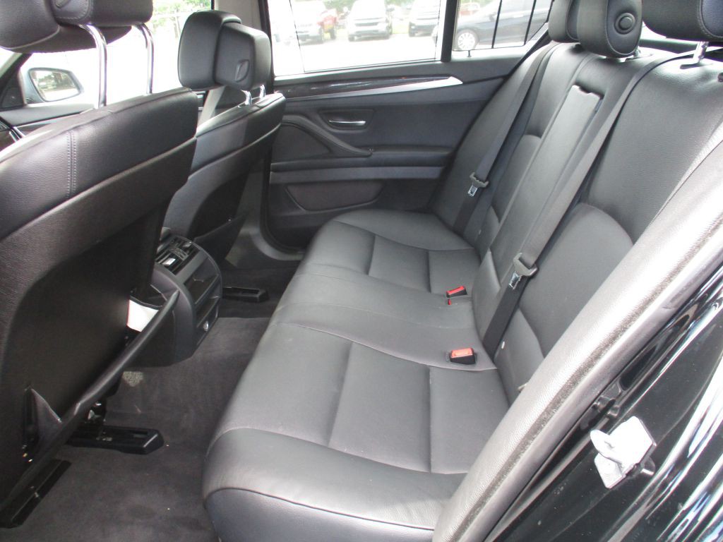 2011 BMW 5 Series Image 15