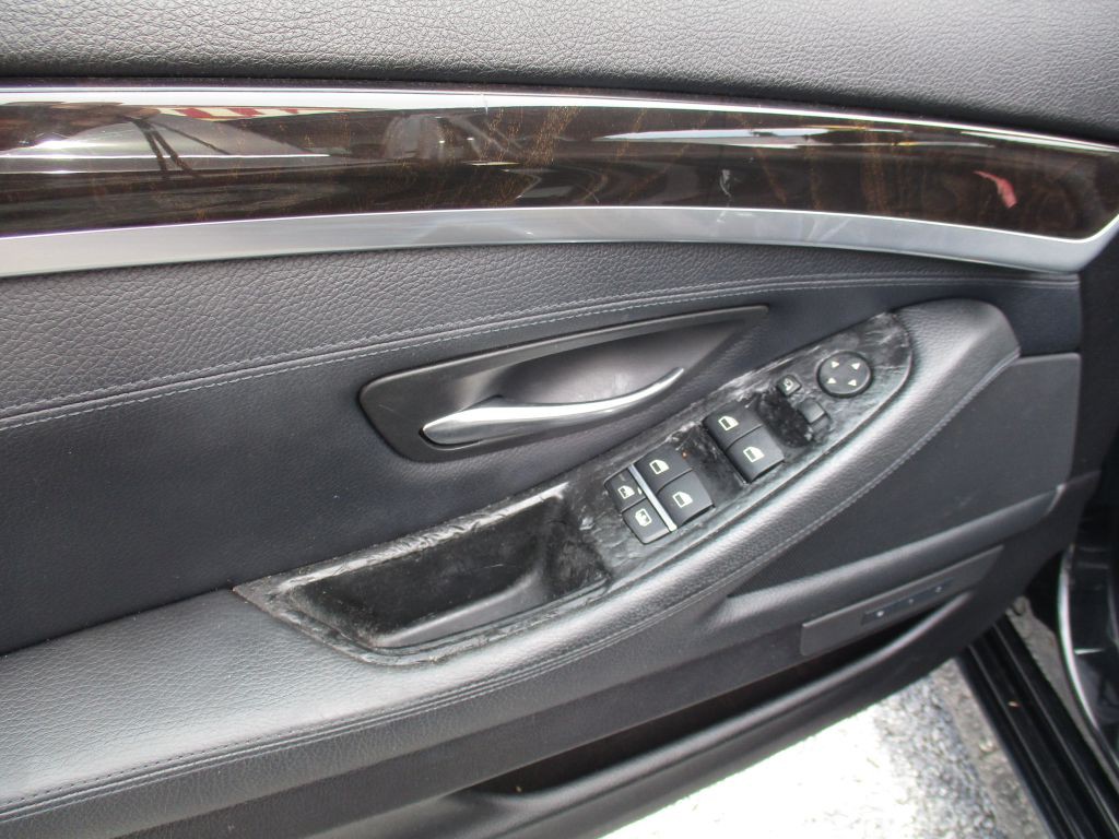 2011 BMW 5 Series Image 18