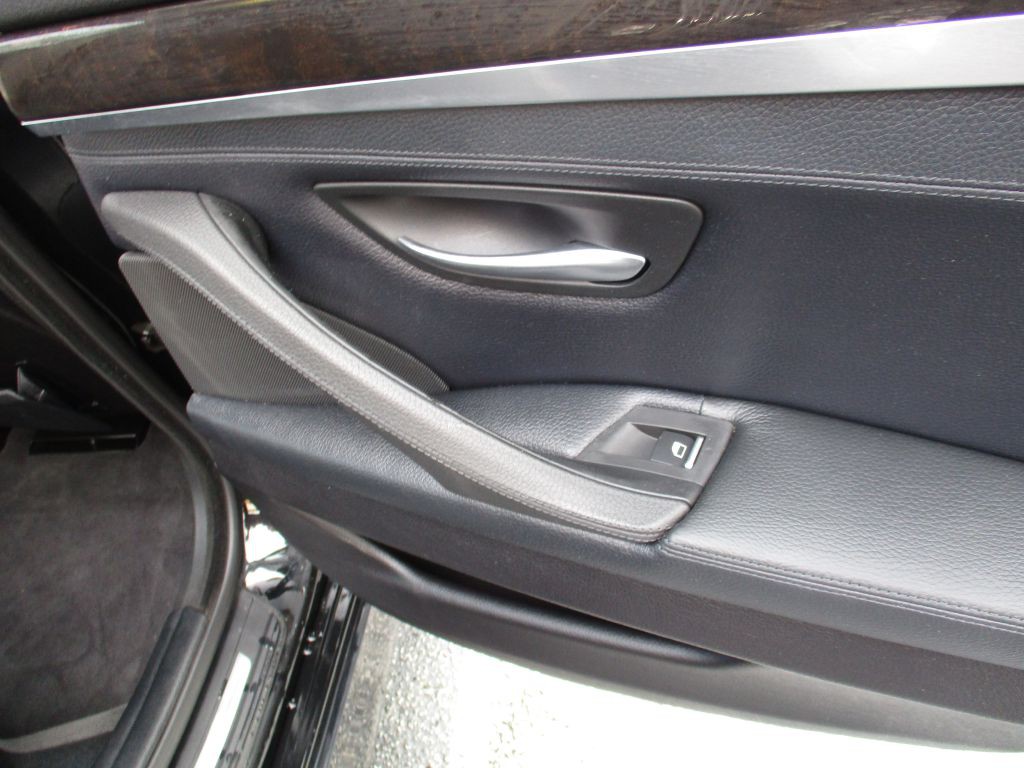 2011 BMW 5 Series Image 20