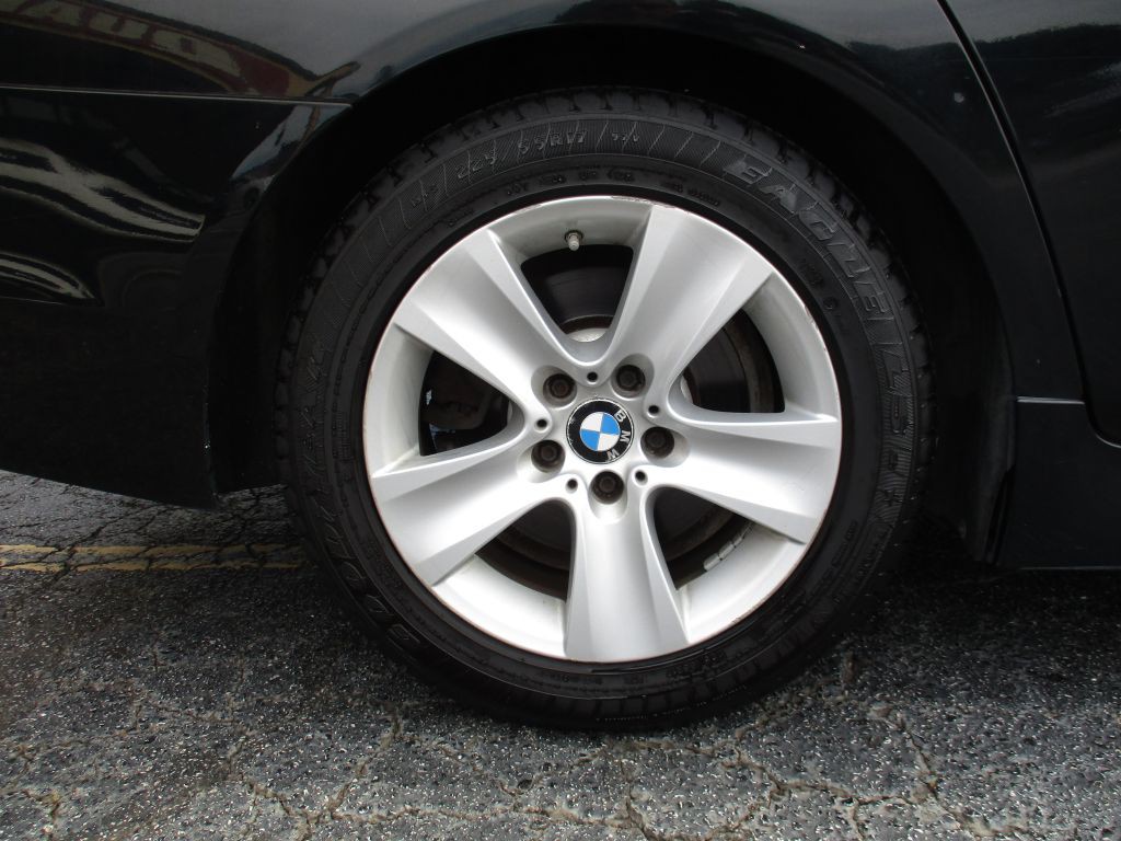 2011 BMW 5 Series Image 23