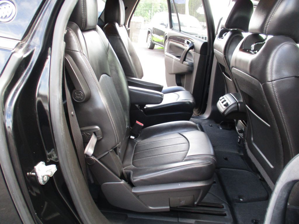 2017 Buick Enclave Image 19
