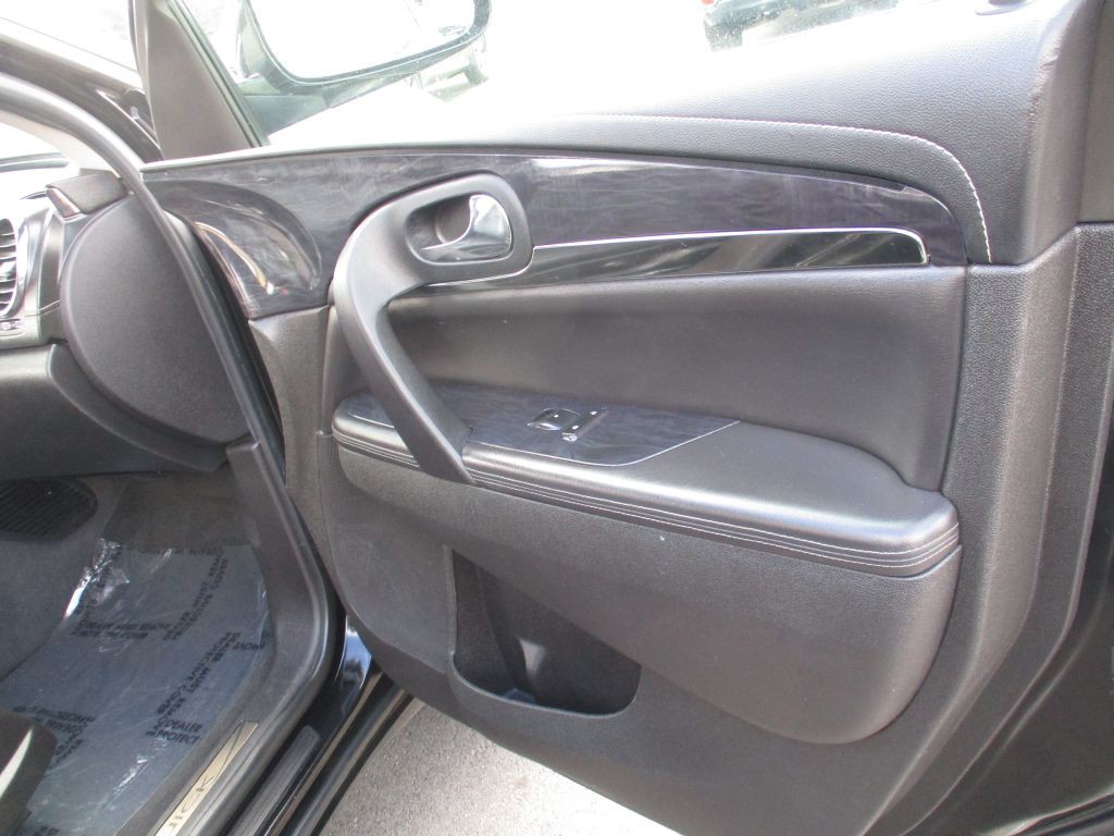 2017 Buick Enclave Image 24