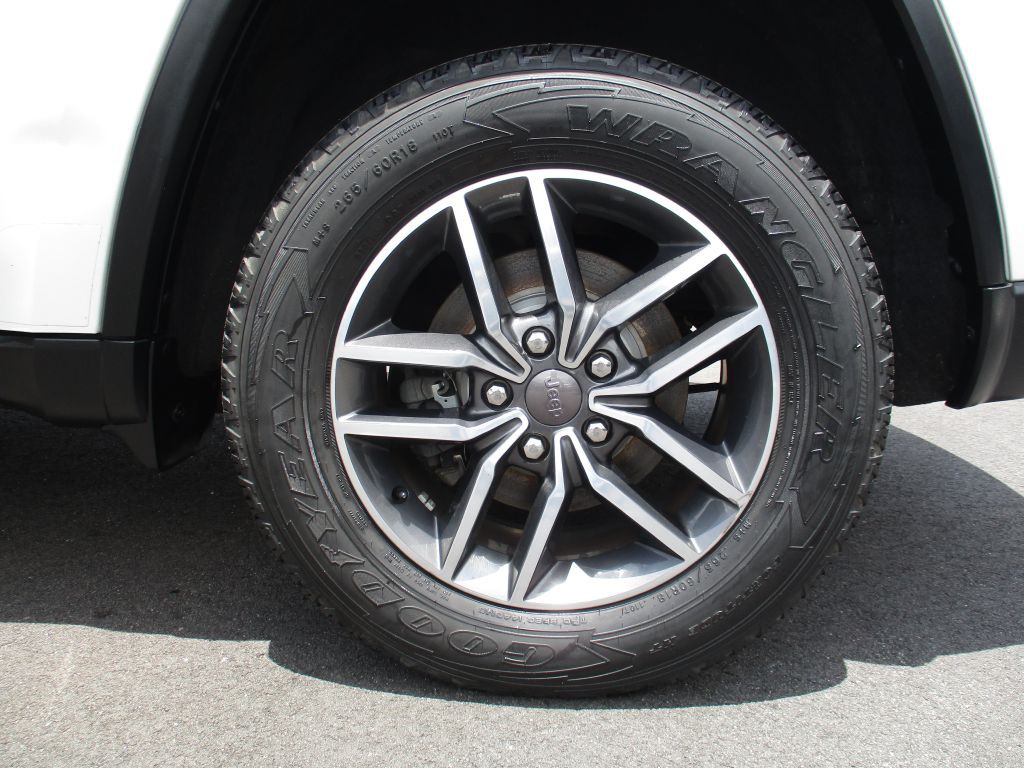 2019 Jeep Grand Cherokee Image 25