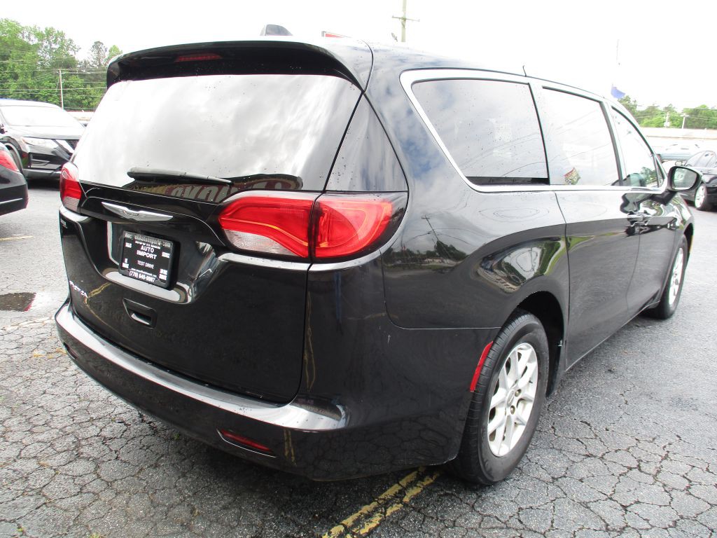 2017 Chrysler Pacifica Image 7
