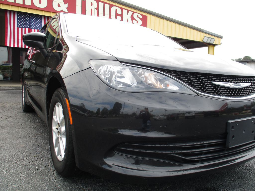 2017 Chrysler Pacifica Image 10