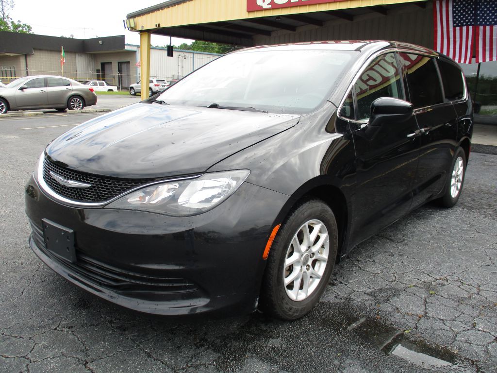 2017 Chrysler Pacifica Image 1