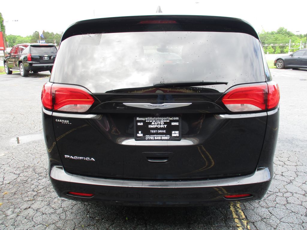2017 Chrysler Pacifica Image 5
