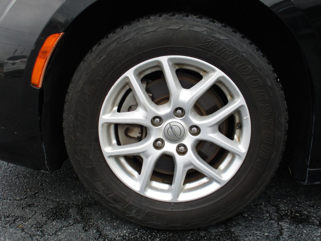 2017 Chrysler Pacifica Image 25