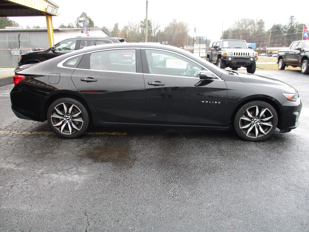 2018 Chevrolet Malibu Image 3