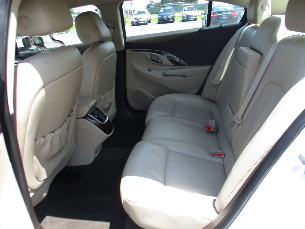 2015 Buick Lacrosse Image 17