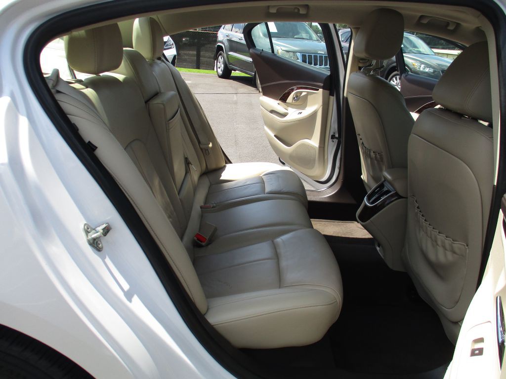 2015 Buick Lacrosse Image 18