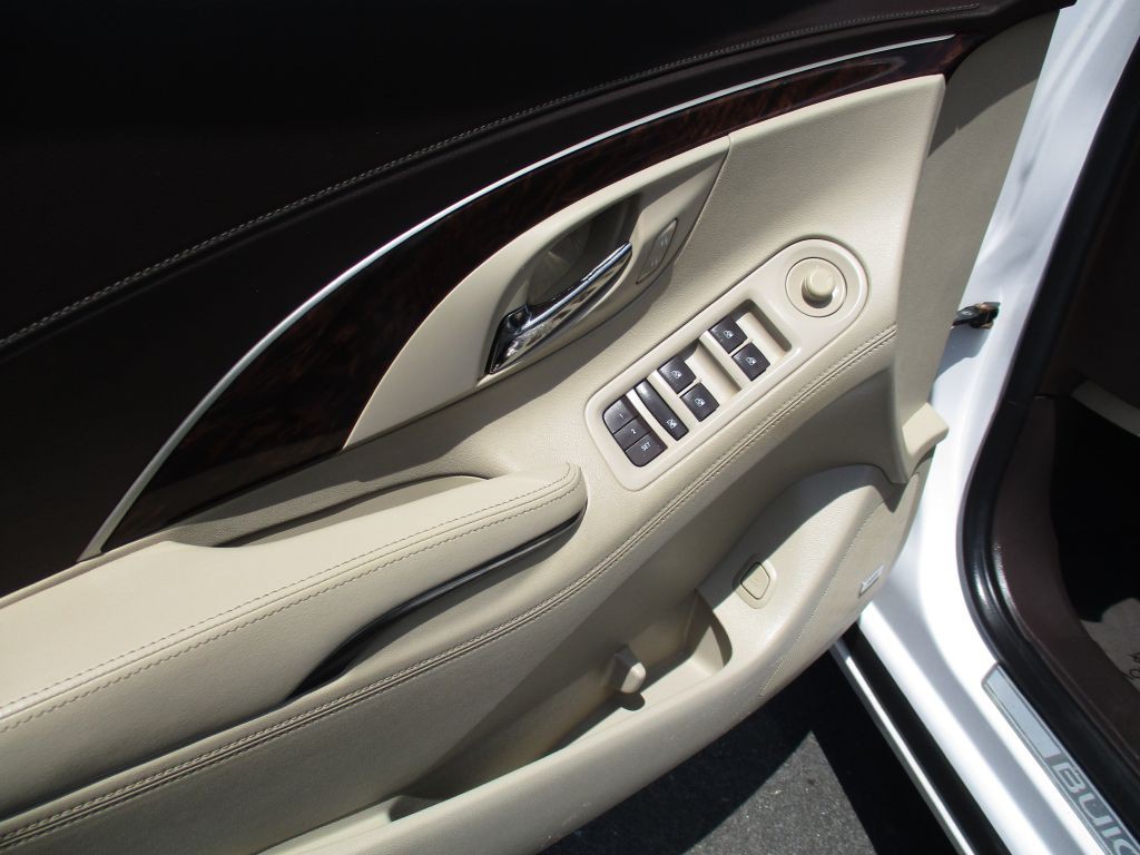 2015 Buick Lacrosse Image 20