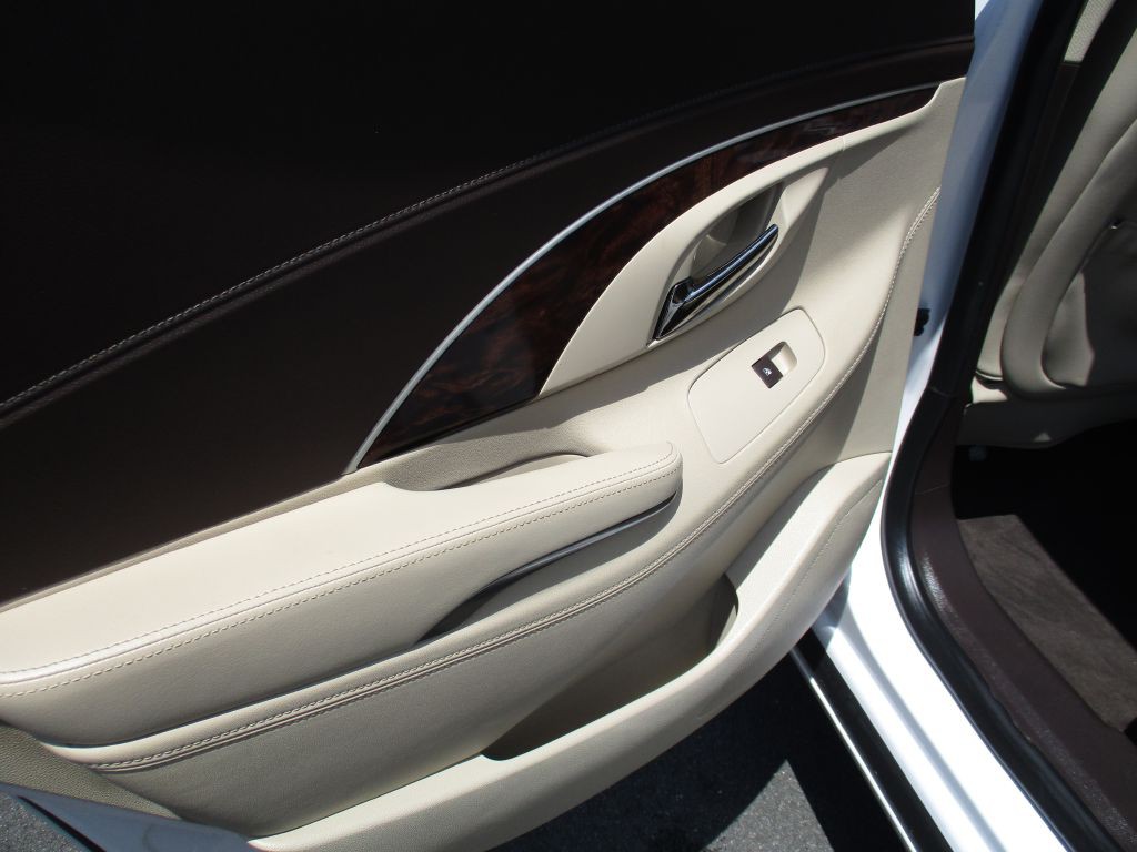 2015 Buick Lacrosse Image 21