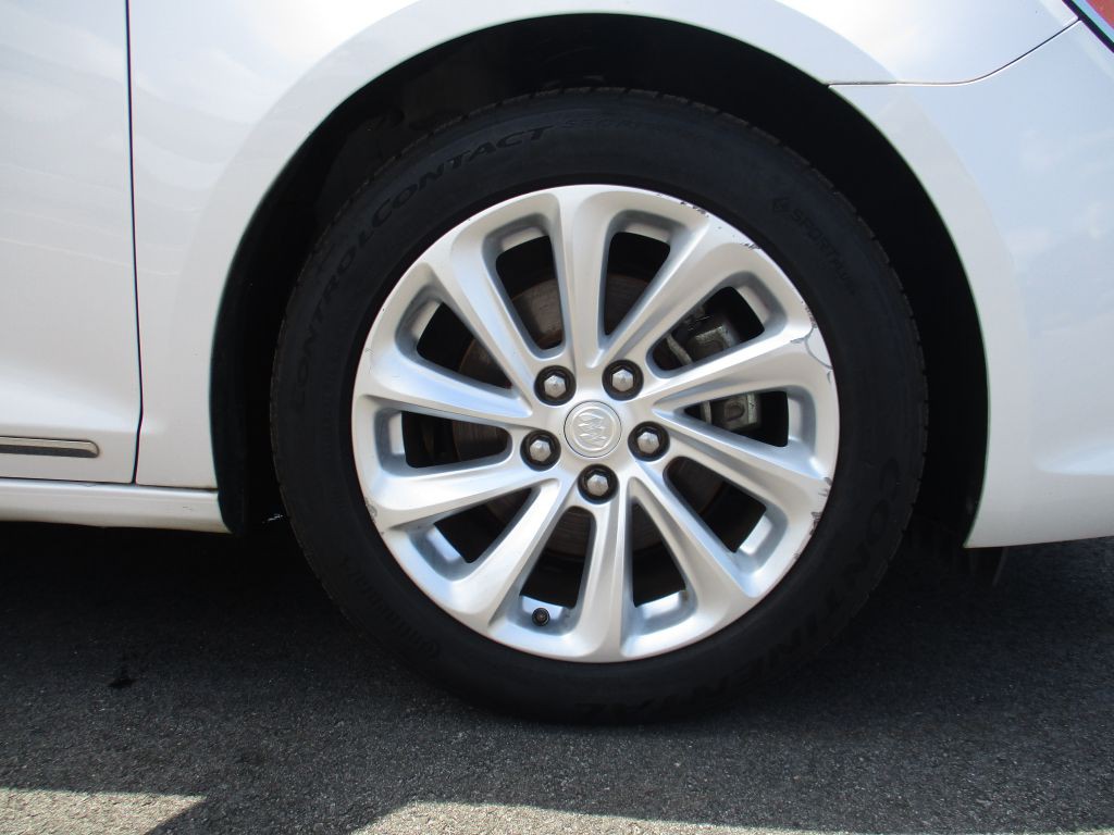 2015 Buick Lacrosse Image 24