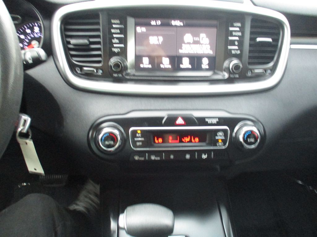 2019 Kia Sorento Image 13
