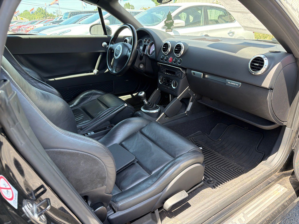 2004 Audi TT Image 6