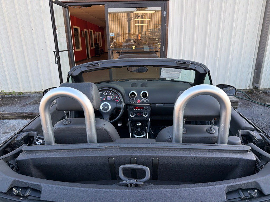 2004 Audi TT Image 7