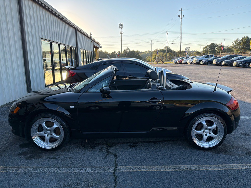 2004 Audi TT Image 10